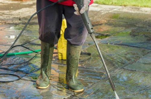 Pressure Washing services in Haines City, FL - D'Zuniga Affordable Lawn Care Services LLC